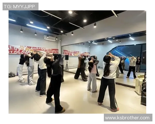 武汉街舞队灵活性揭秘:街舞文化与团队精神的完美结合 武汉街舞队灵活性揭秘:街舞文化与团队精神的完美结合