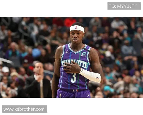 特里罗齐尔的篮球之路:从新秀到球队核心的蜕变与成长 特里罗齐尔的篮球之路:从新秀到球队核心的蜕变与成长