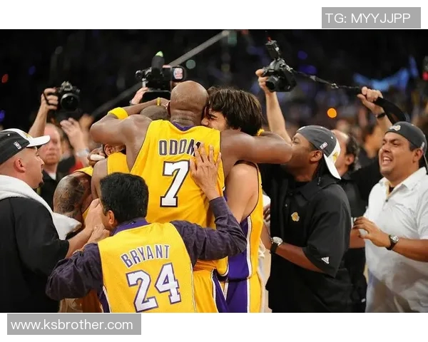 科比领衔湖人对决热火圣诞大战再现经典对抗与激情时刻