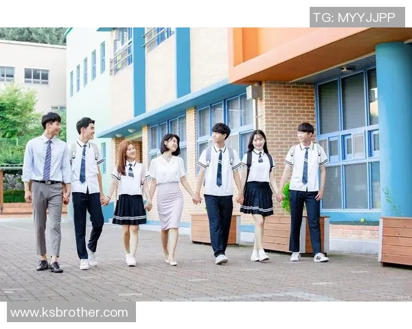 韩硕的成长之路：从平凡少年到篮球场上的璀璨明星